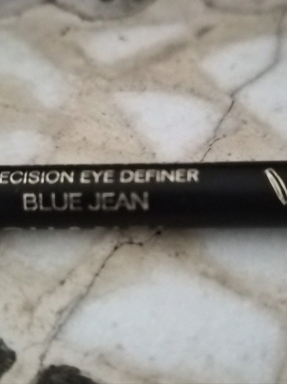 Chanel Le CRAYON YEUX Percision Eye Definer Blue Jean. Full Product